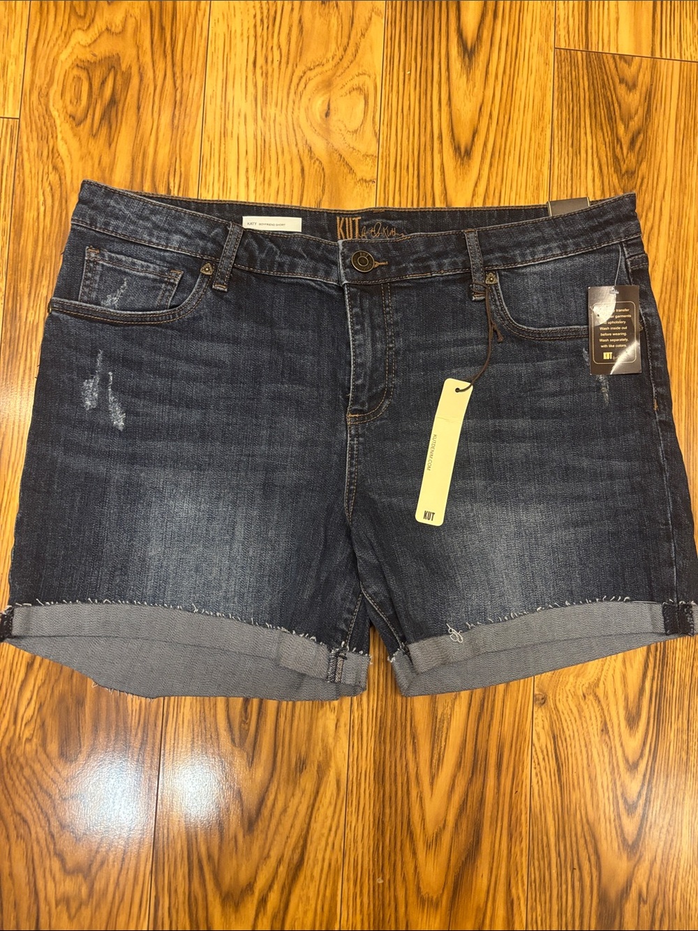 Kut from the Kloth Dark Wash Roll-Cuff Denim Shorts size 16